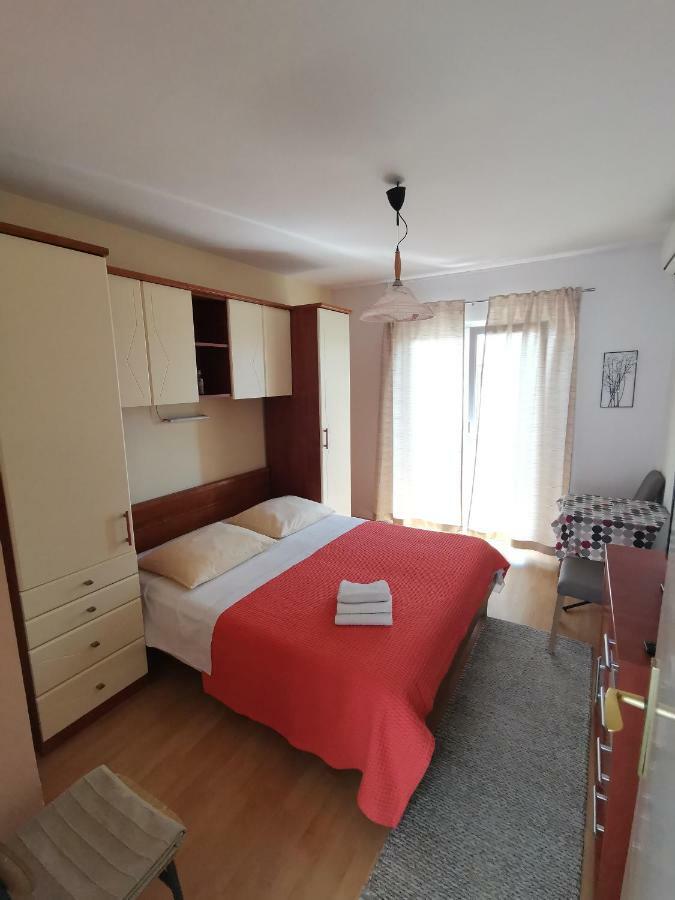Apartments Moso Tucepi Exterior photo