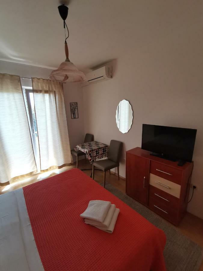 Apartments Moso Tucepi Exterior photo