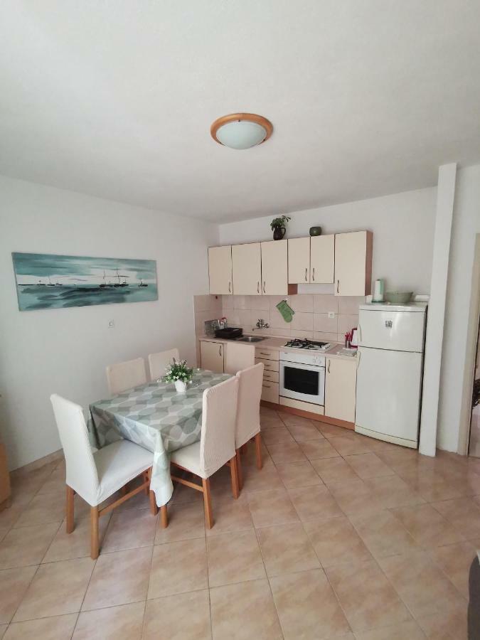 Apartments Moso Tucepi Exterior photo